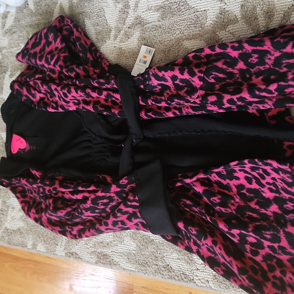 NWT Betsey Johnson Microfleece  Cheetah Robe- Small